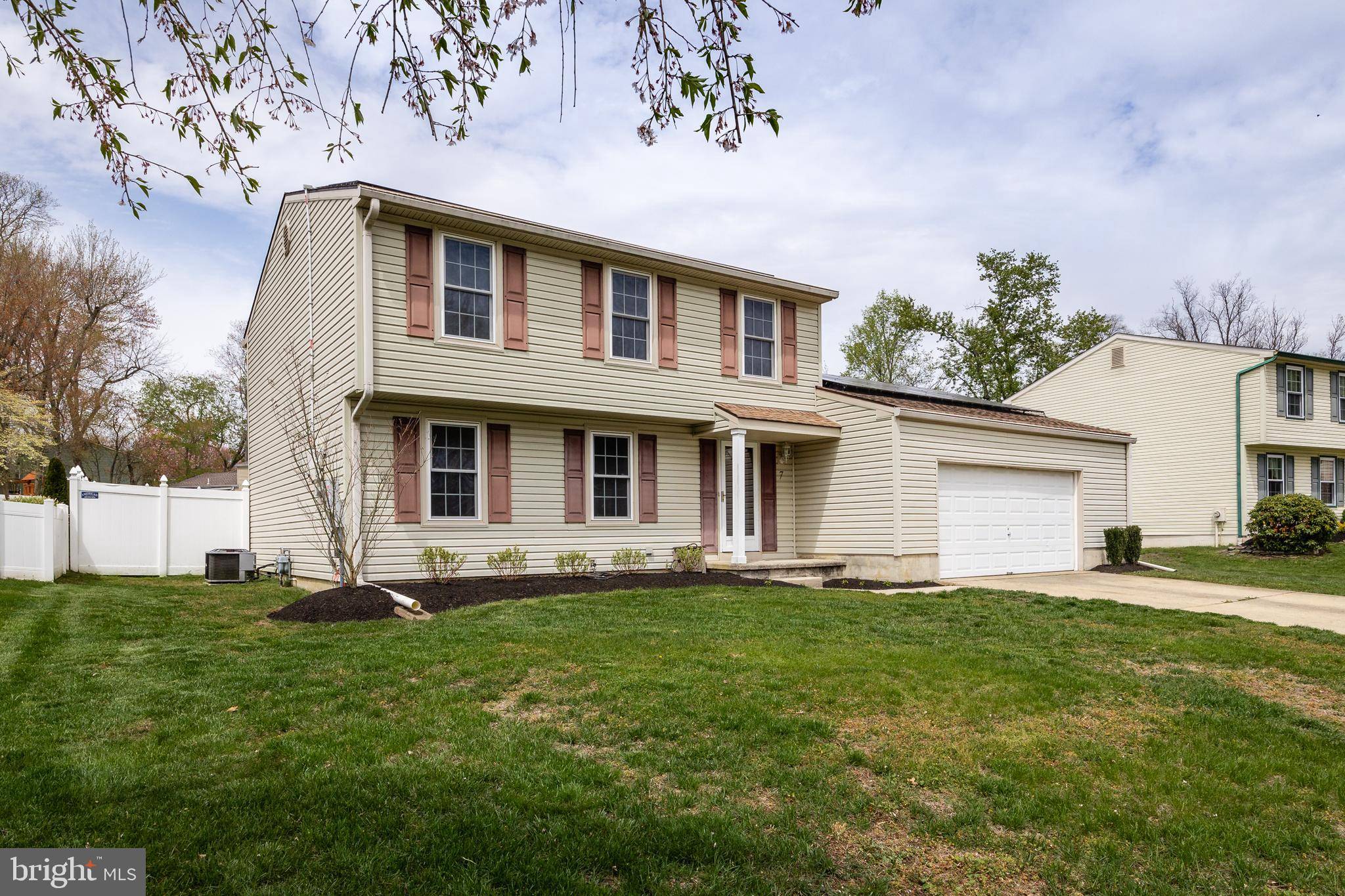 Sicklerville, NJ 08081,7 WILLET CT