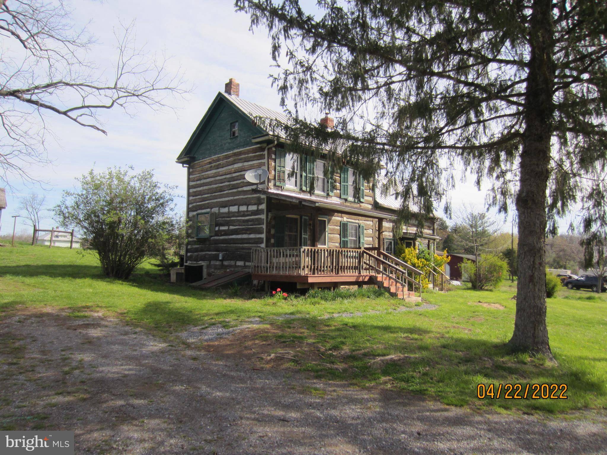 Hedgesville, WV 25427,8767 HEDGESVILLE RD