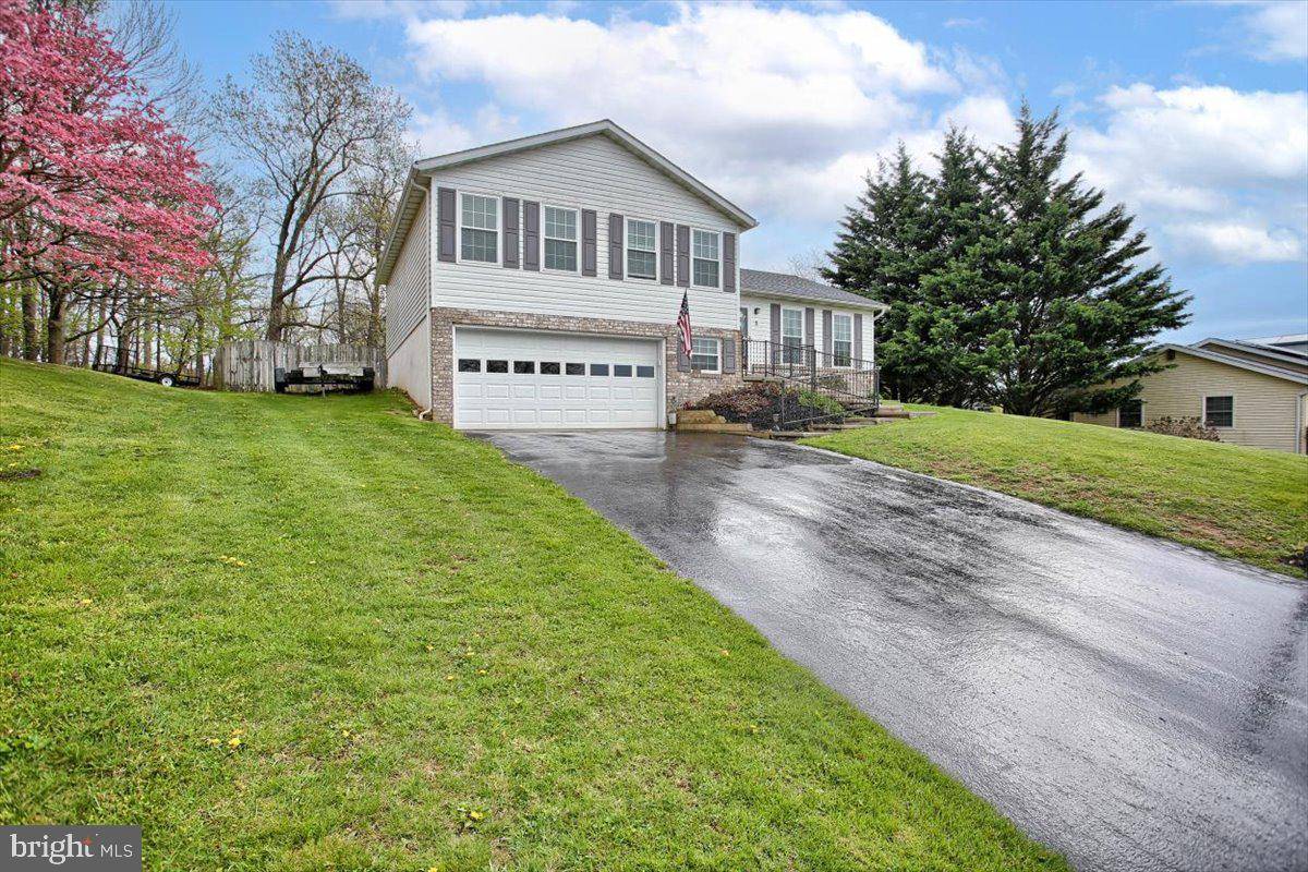 Hanover, PA 17331,5 IRIS CT