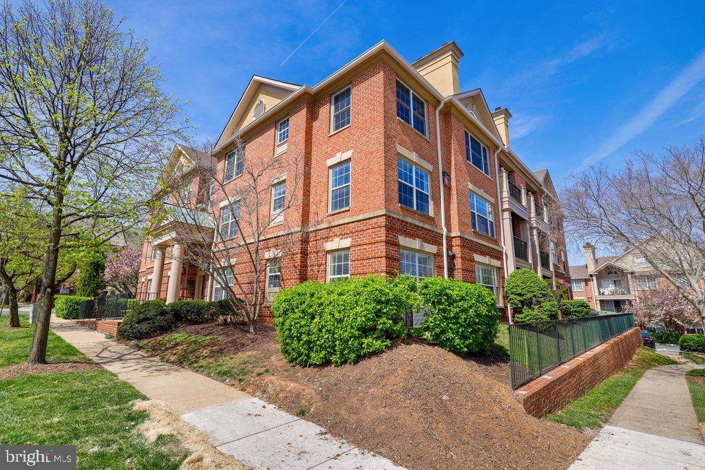 Gaithersburg, MD 20878,415 RIDGEPOINT PL #415-24