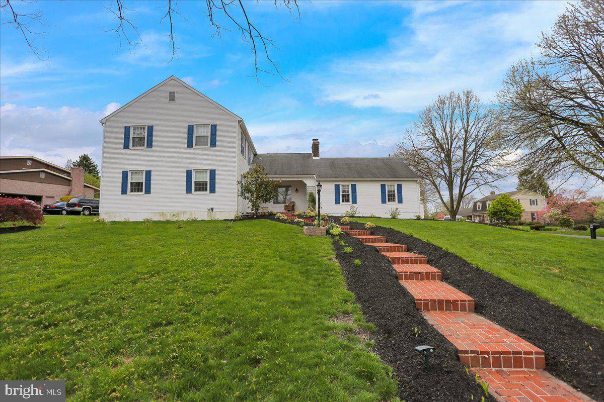 Wyomissing, PA 19610,28 JUNCO DR