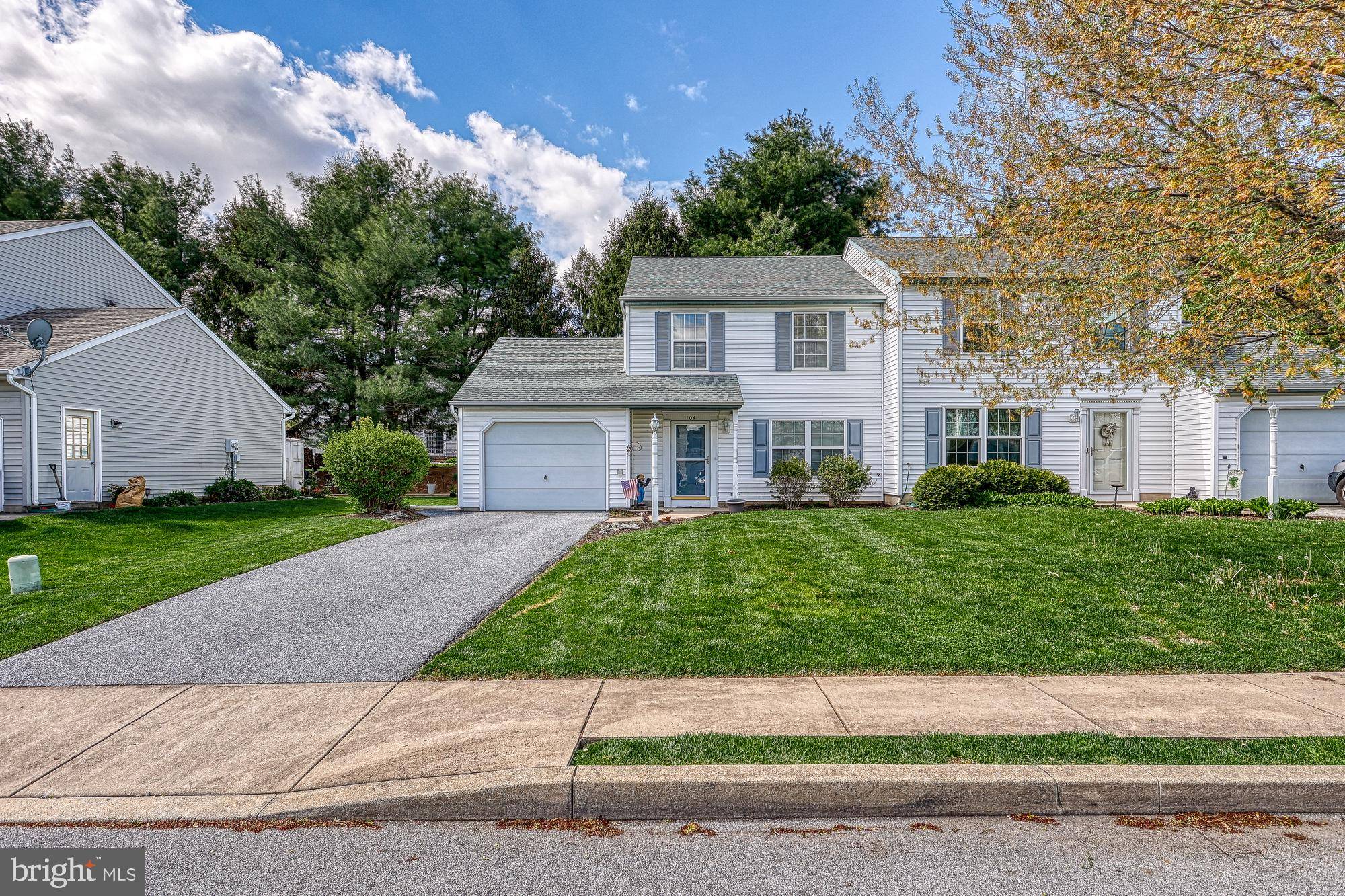 Lancaster, PA 17603,104 MEADOWCROFT LN