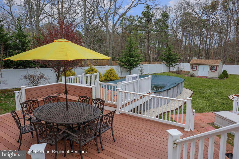 Pine Beach, NJ 08741,6 COUNTRY WOODS LN