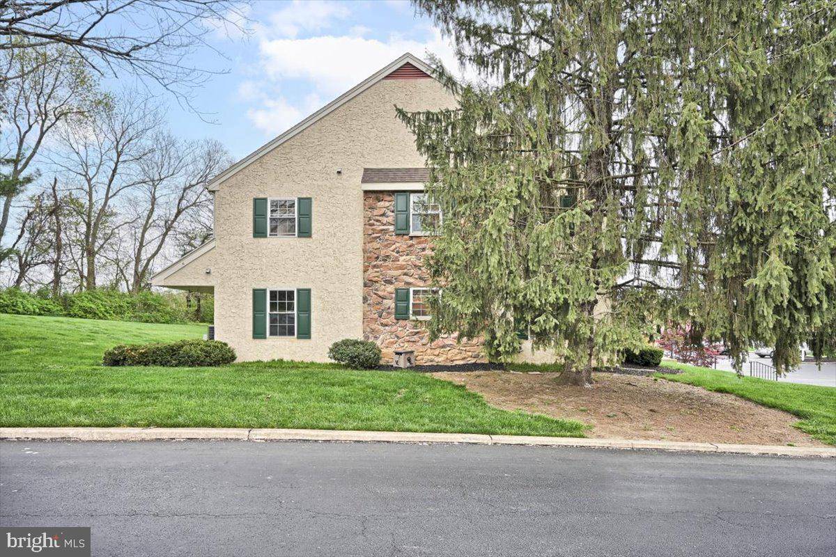 Millersville, PA 17551,138 OAK KNOLL CIR