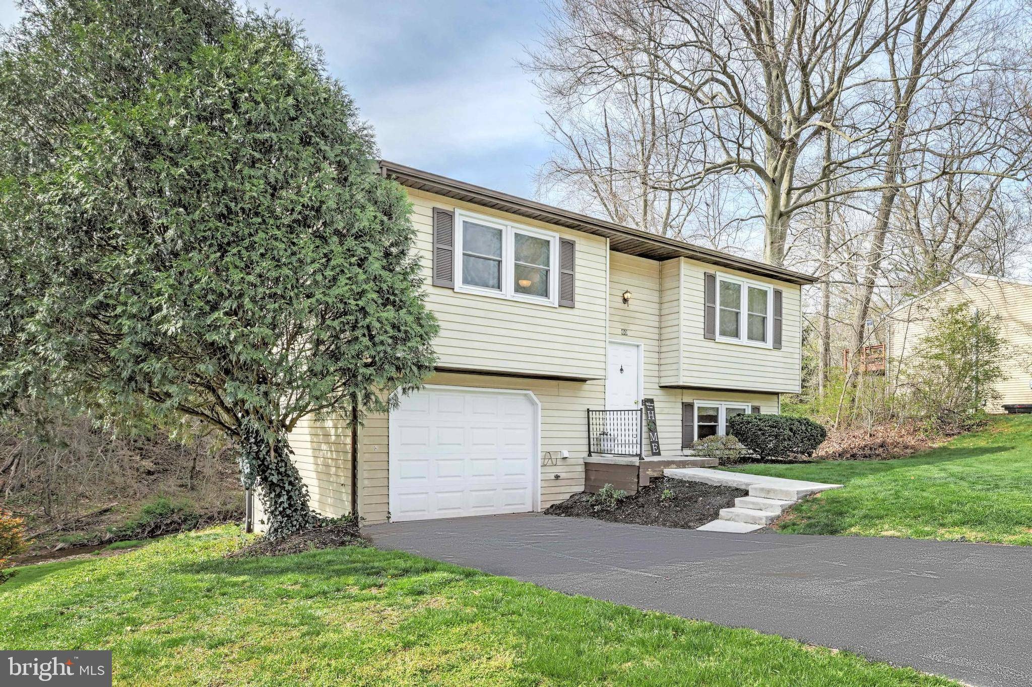 Etters, PA 17319,60 WHITE OAK LN