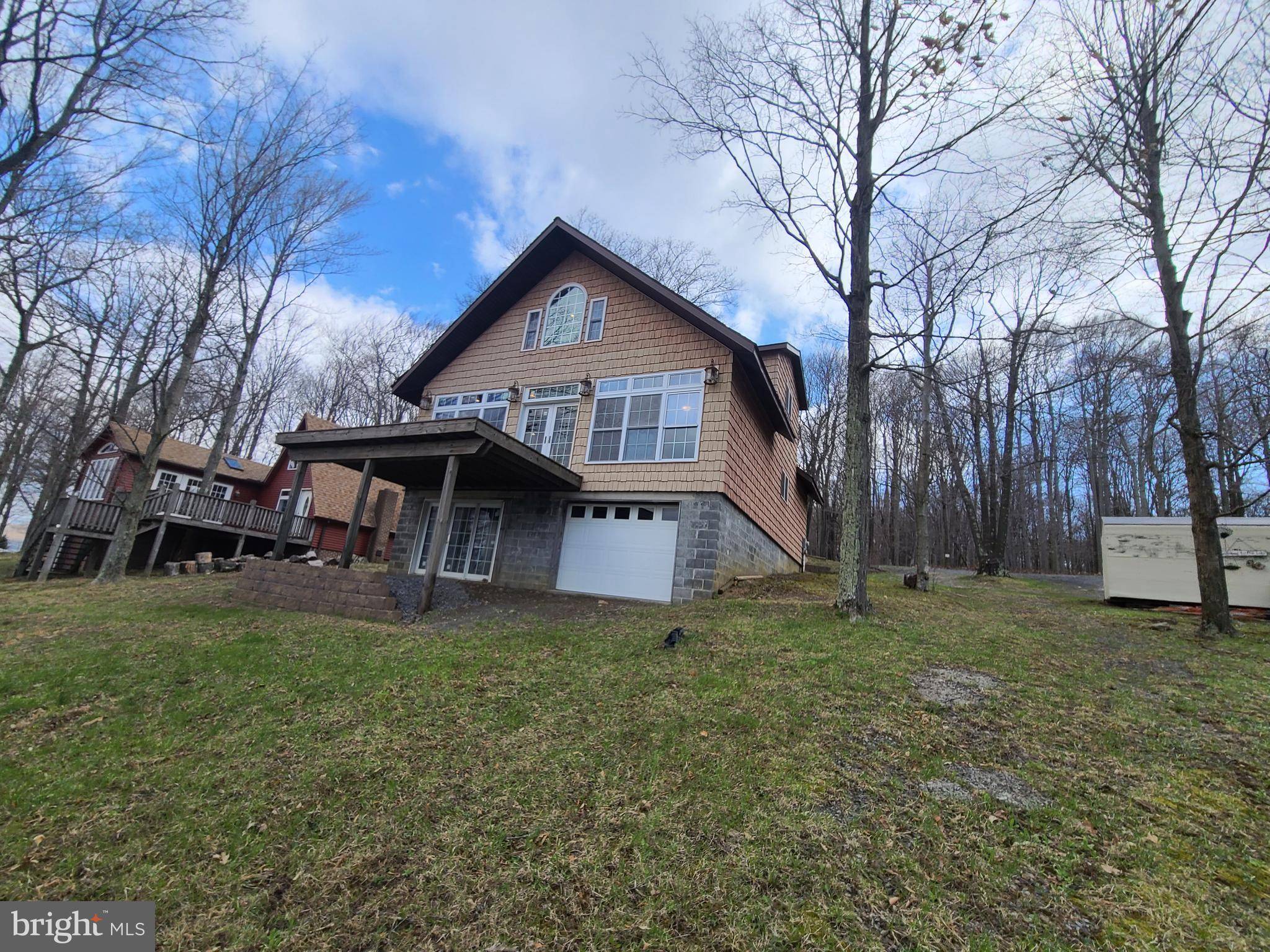 Mount Storm, WV 26739,585 BEAR WOODS RD