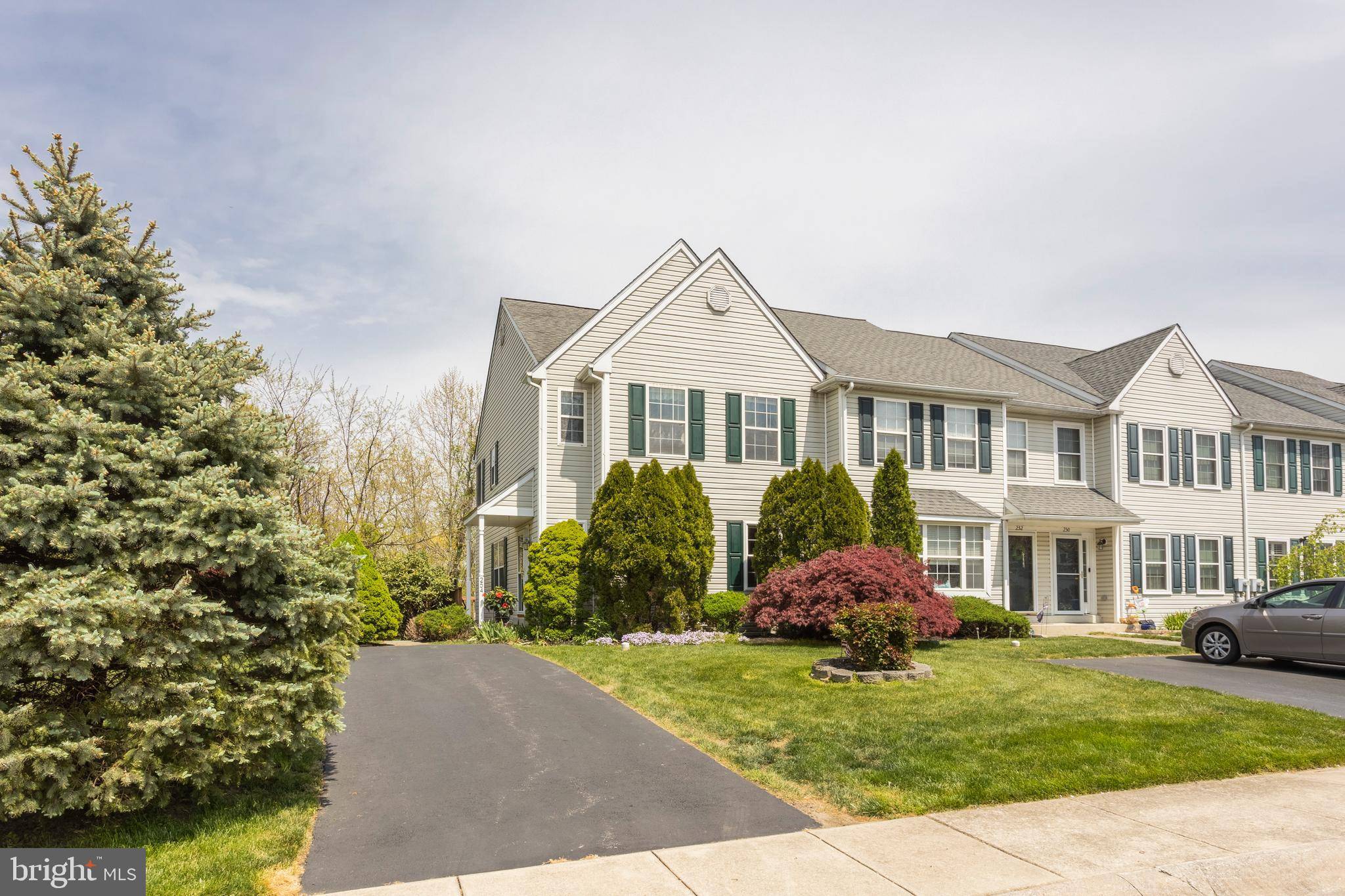 Aston, PA 19014,254 SPRING VALLEY WAY