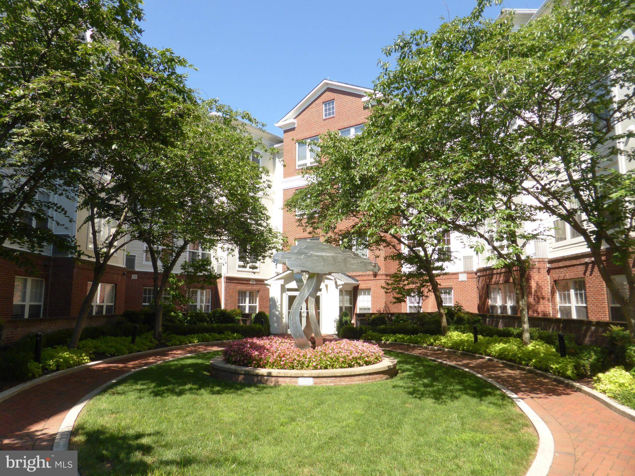 Arlington, VA 22204,801 S GREENBRIER ST #414