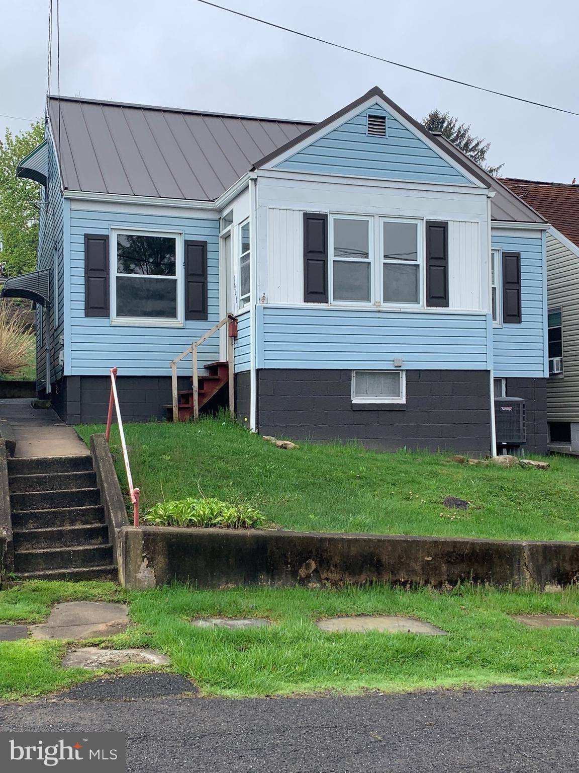 Coal Township, PA 17866,1608 W HOLLY ST