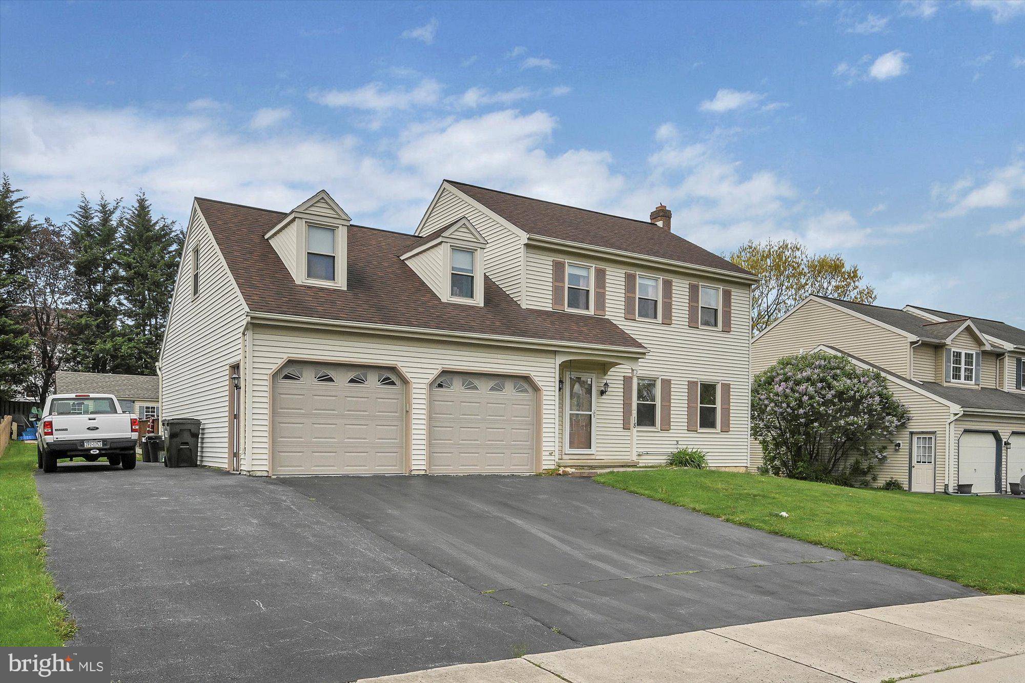 Ephrata, PA 17522,18 MARKET VIEW DR