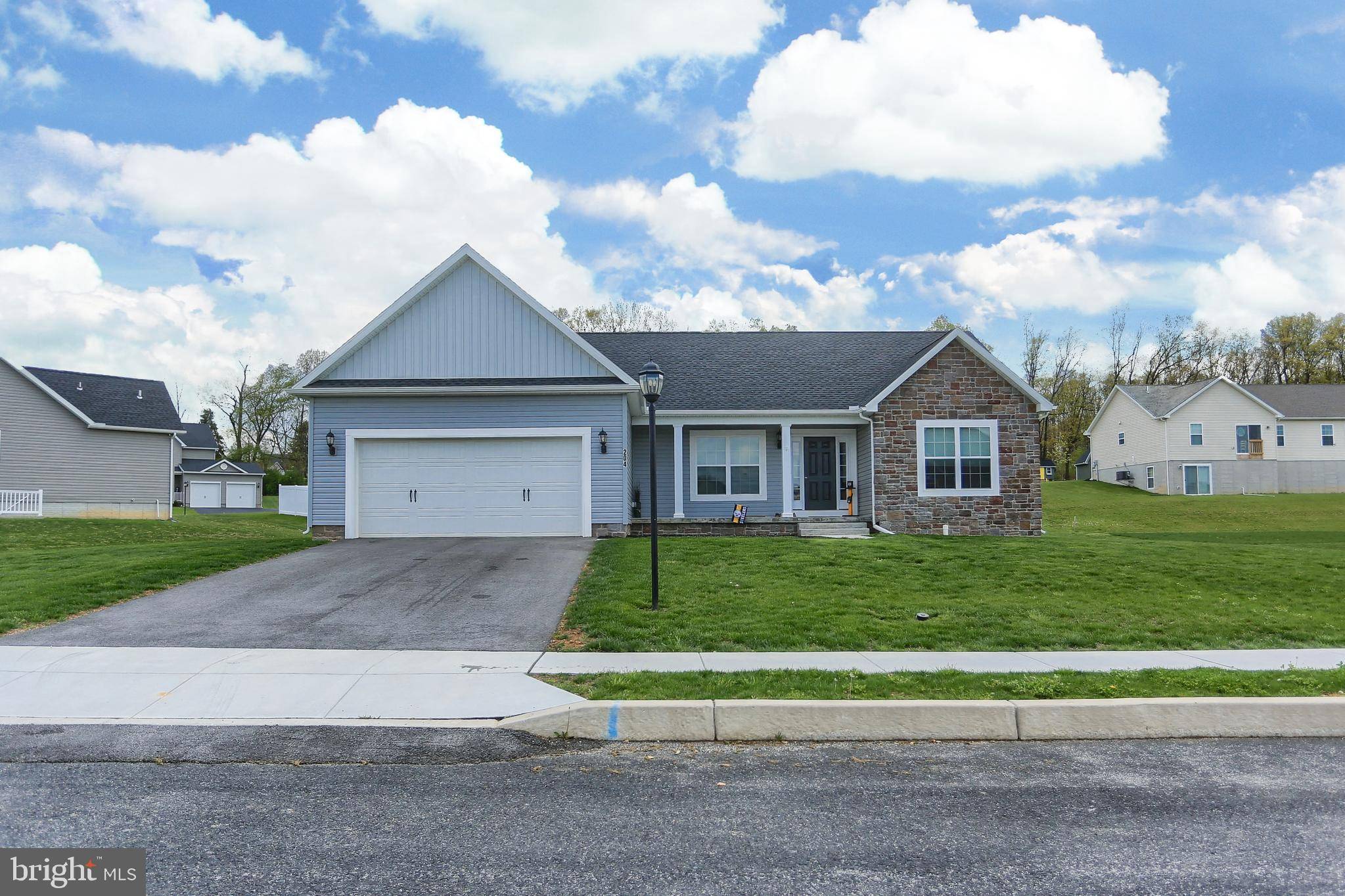 Hanover, PA 17331,204 FIELDSTONE DR