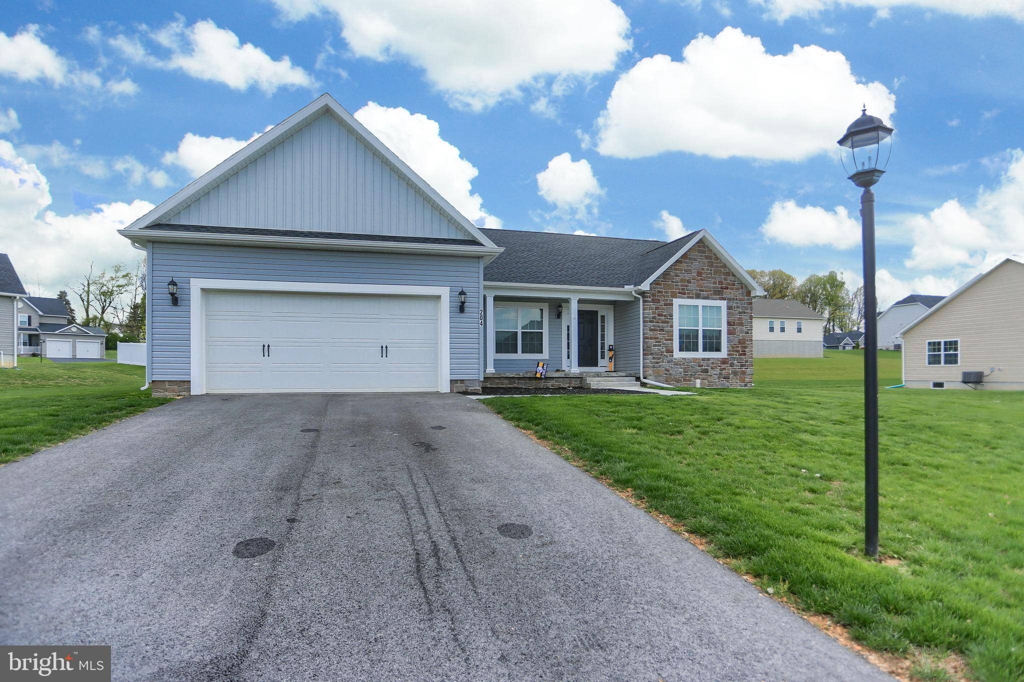 Hanover, PA 17331,204 FIELDSTONE DR