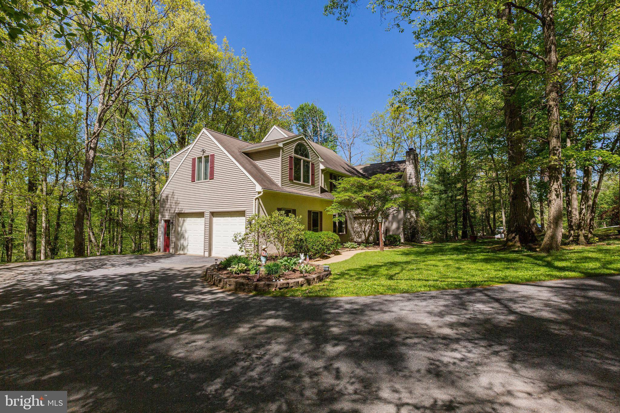 Pequea, PA 17565,96 HOLLOW WOODS DR