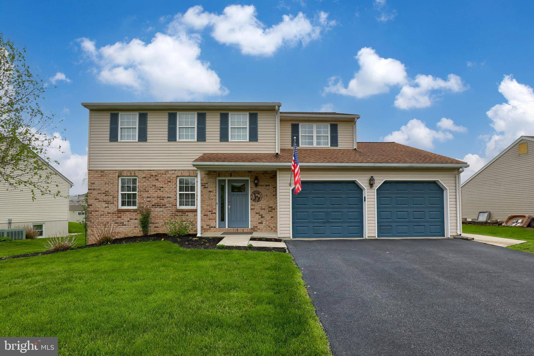 New Holland, PA 17557,118 WINDSOCK WAY