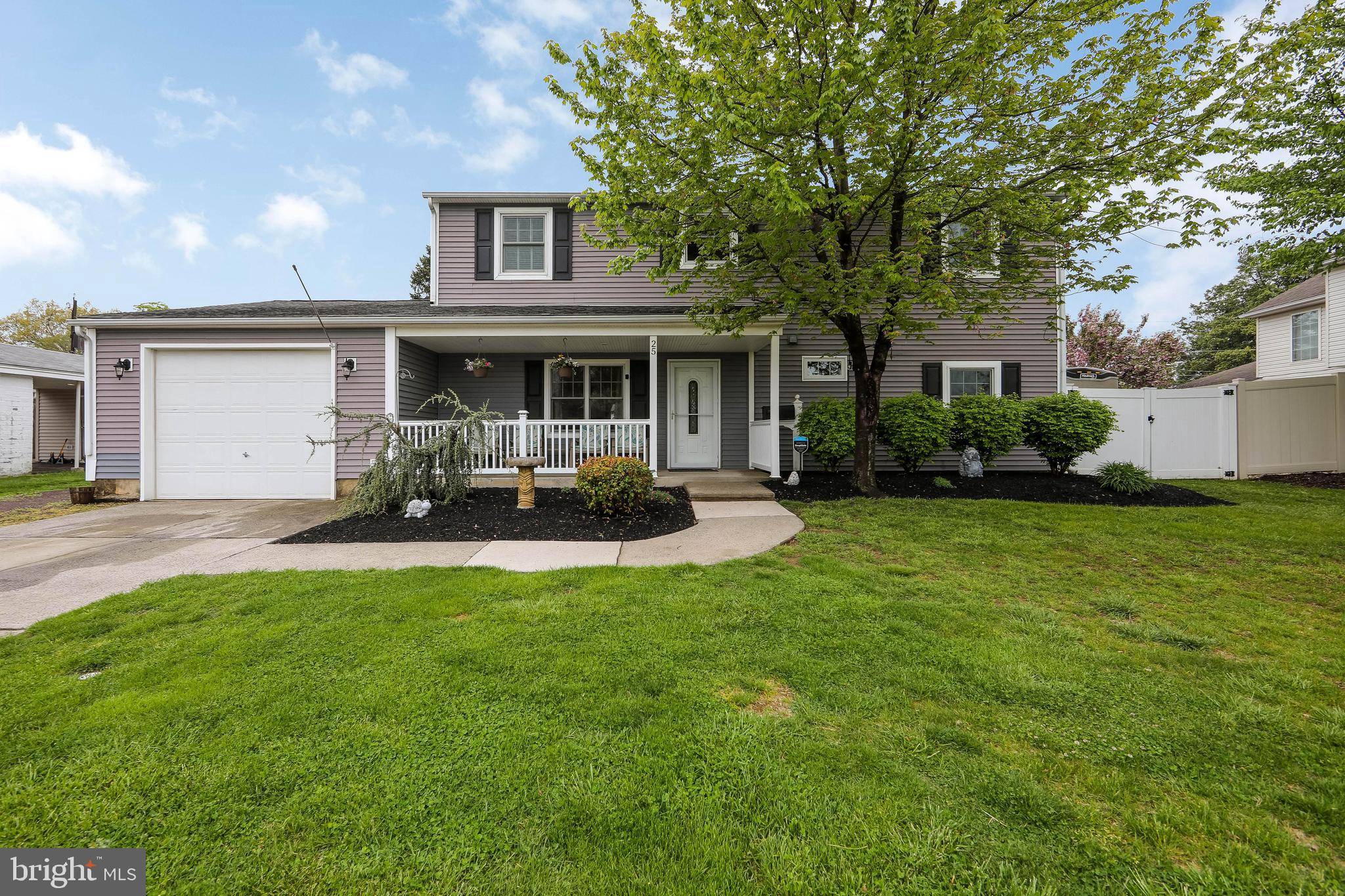 Levittown, PA 19054,25 PALM LN