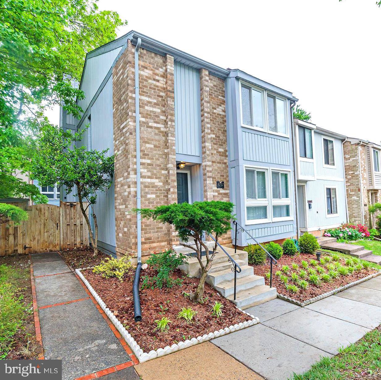 Springfield, VA 22152,8757 RIDGE HOLLOW CT