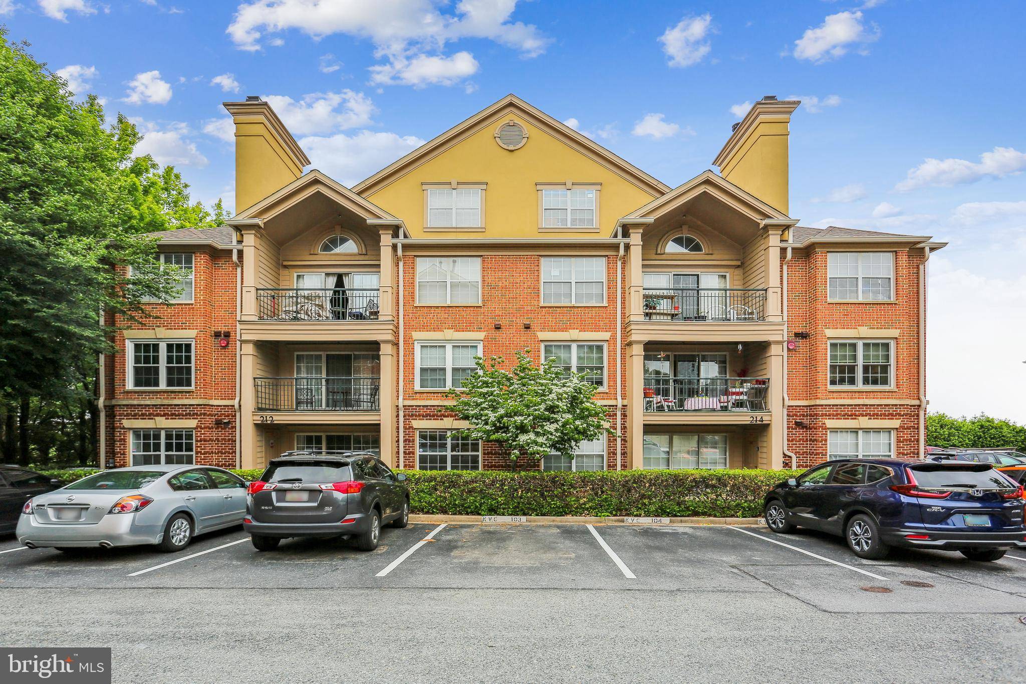 Gaithersburg, MD 20878,212 RIDGEPOINT PL #212-18