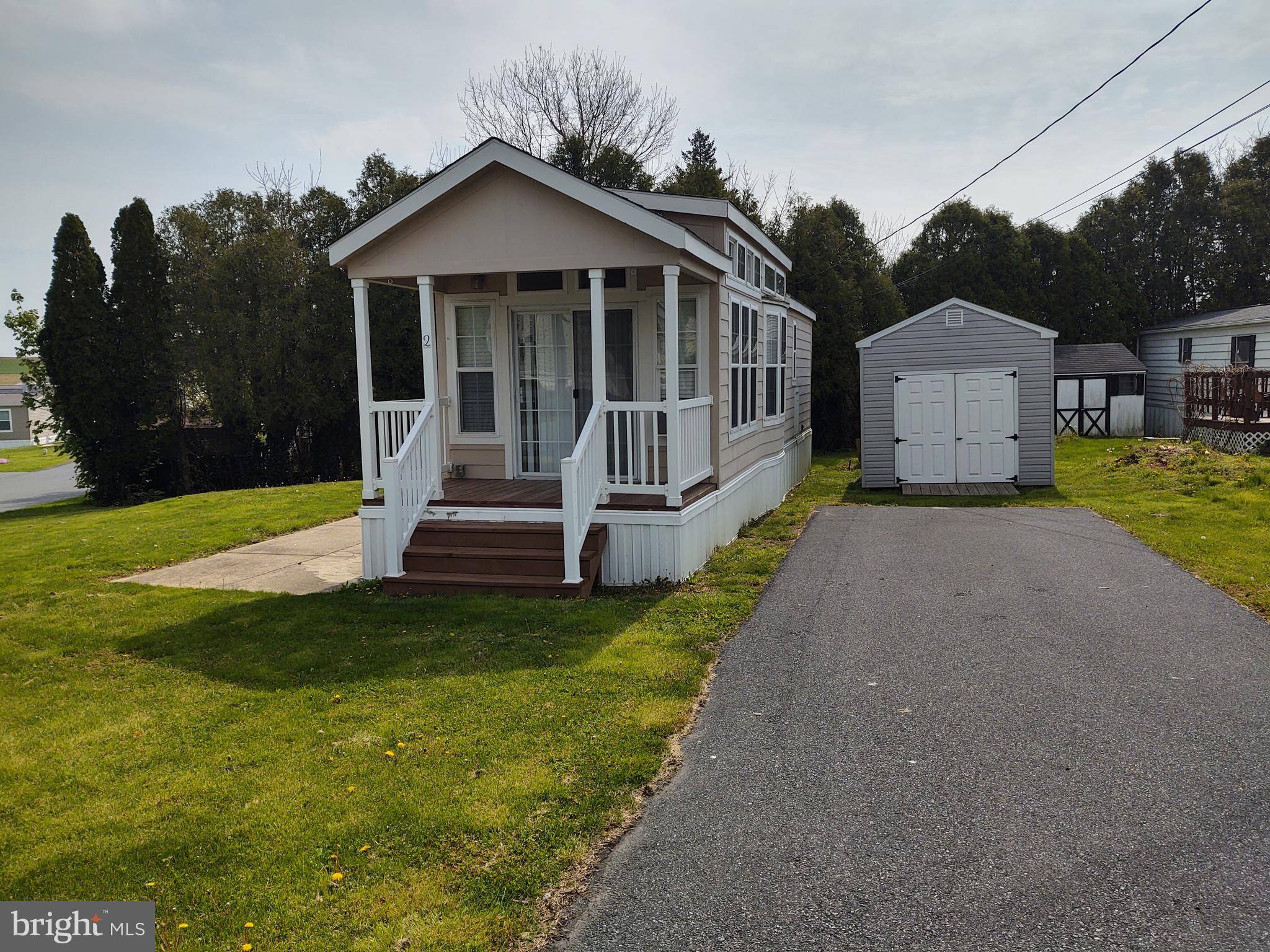 East Earl, PA 17519,2 DOUGLAS LN