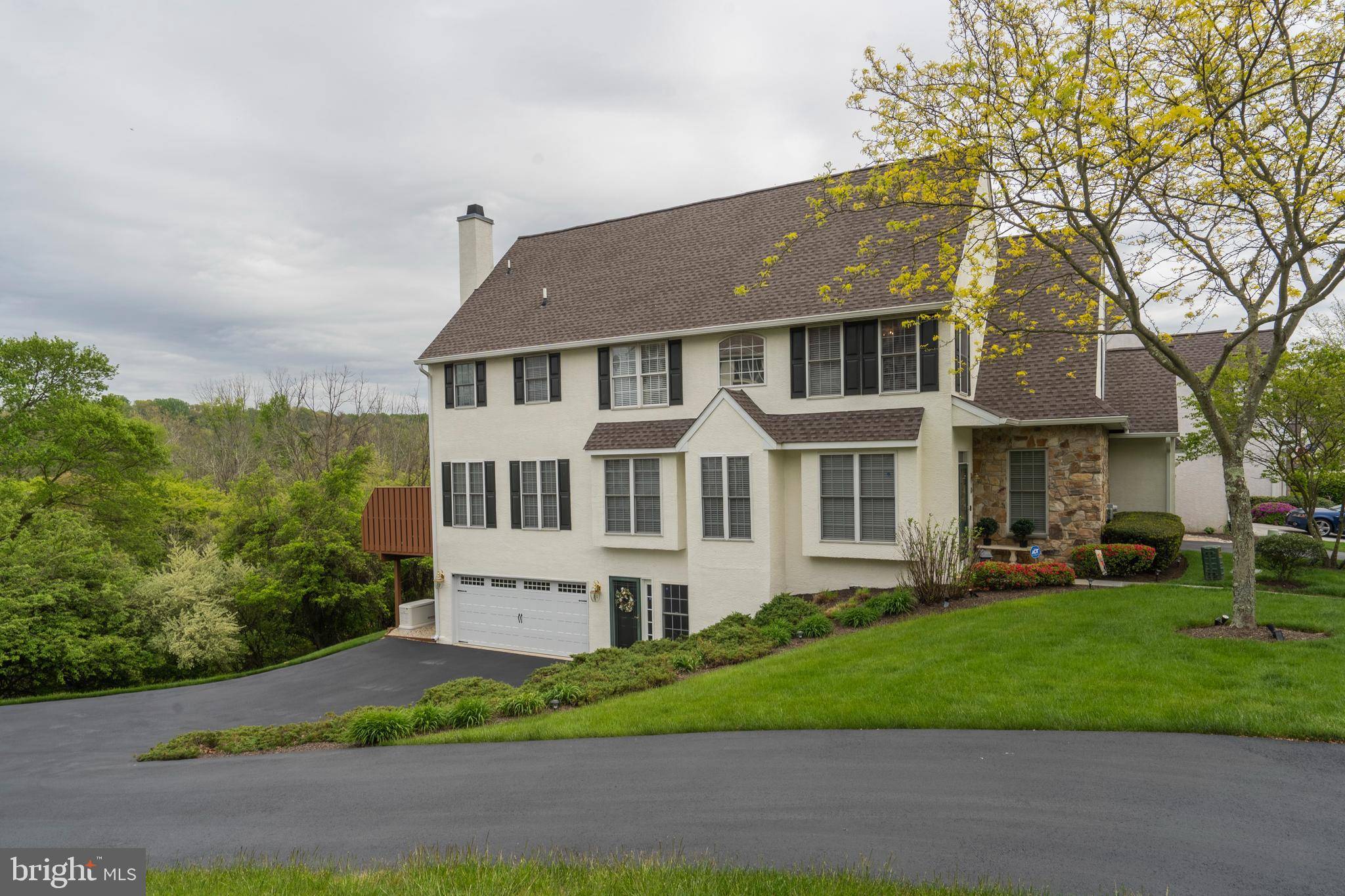 Newtown Square, PA 19073,901 WHISPERING BROOKE DR