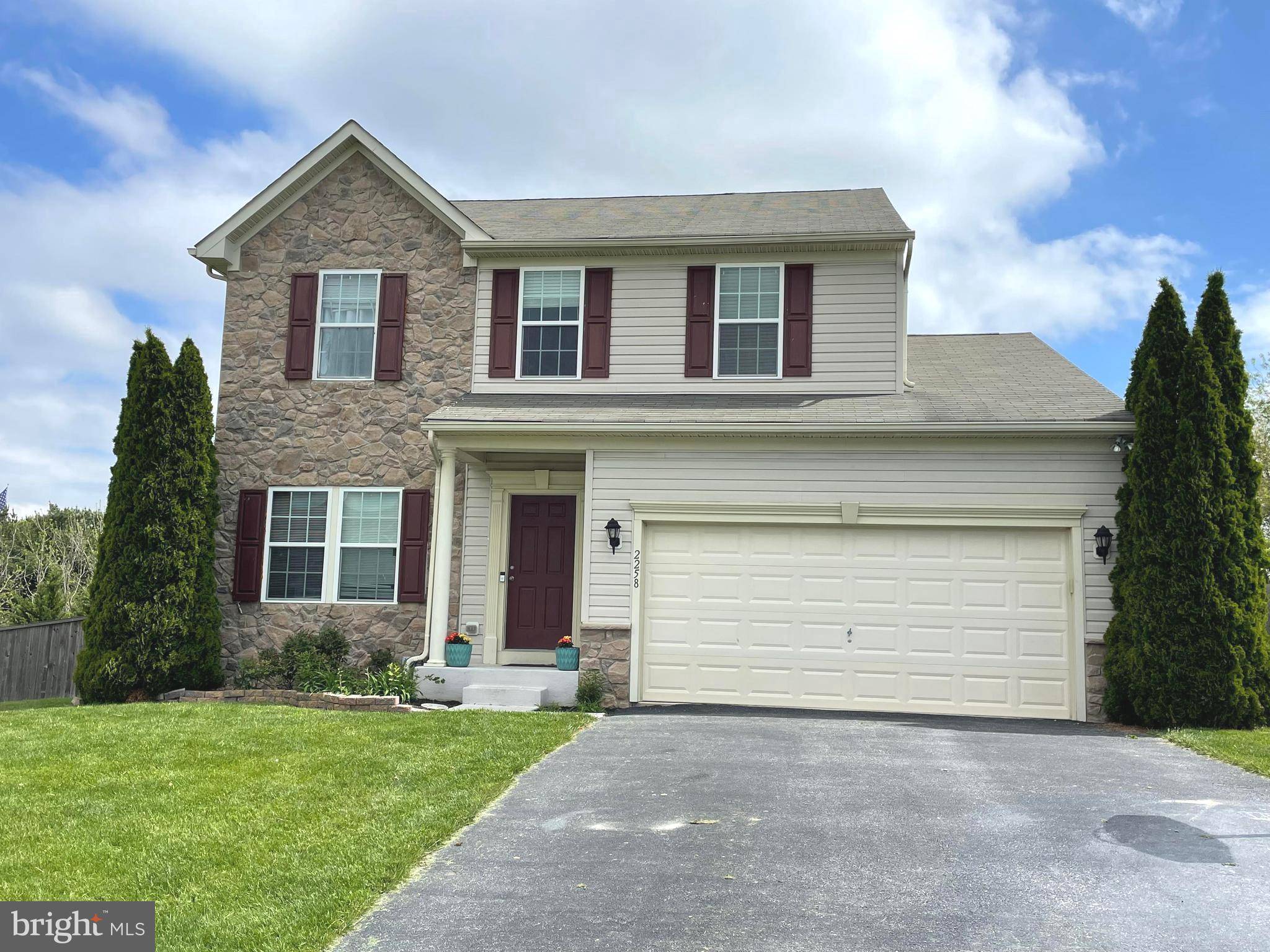 Hanover, PA 17331,2258 WATER GARDEN DR