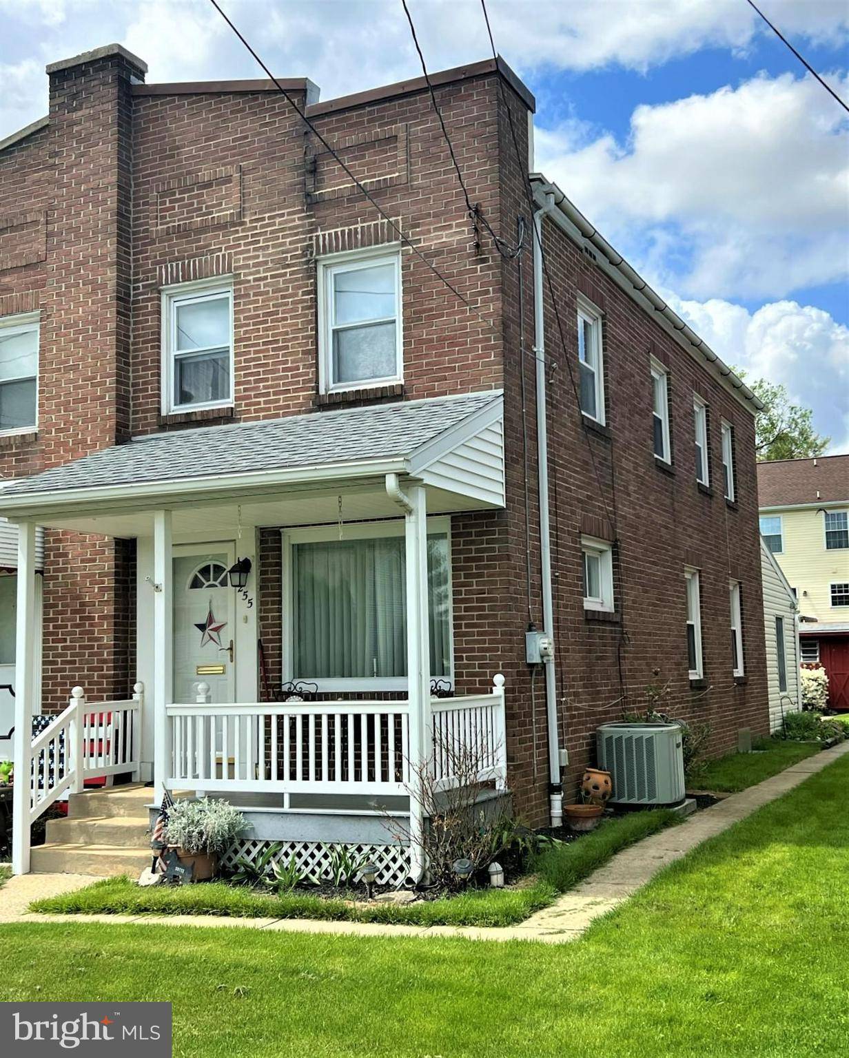 New Holland, PA 17557,255 LOCUST ST