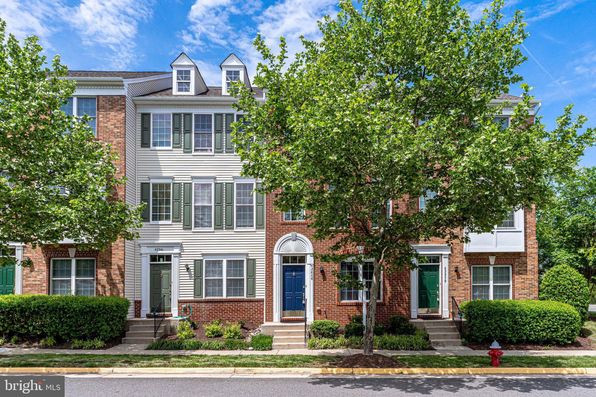 Chantilly, VA 20152,42848 SMALLWOOD TER