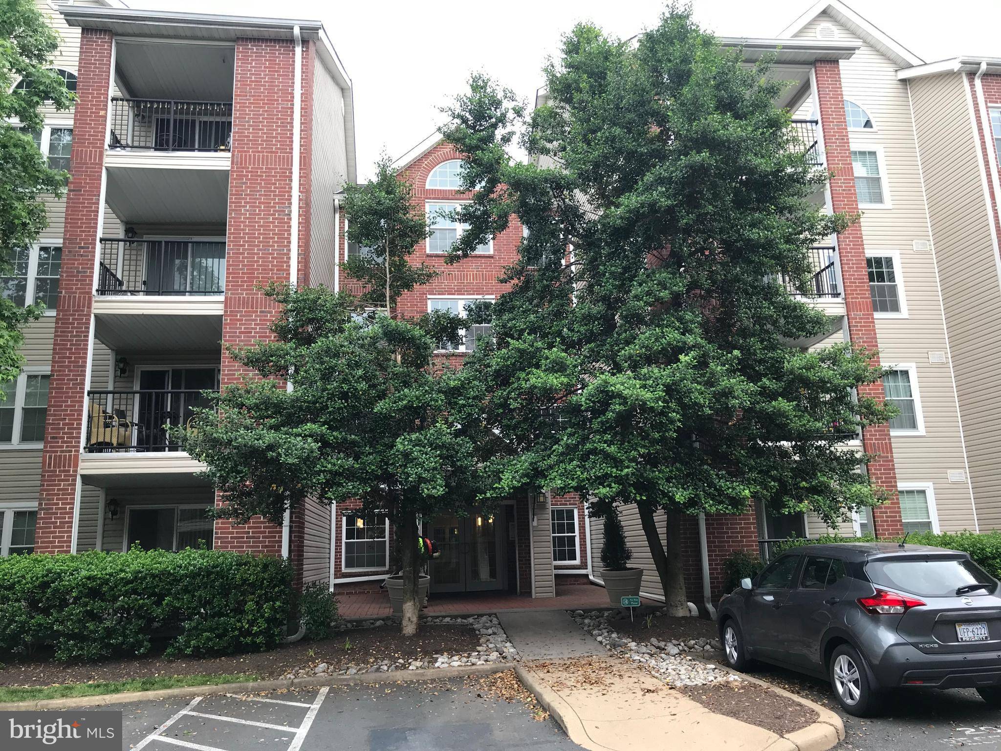 Alexandria, VA 22302,3311 WYNDHAM CIR #3194