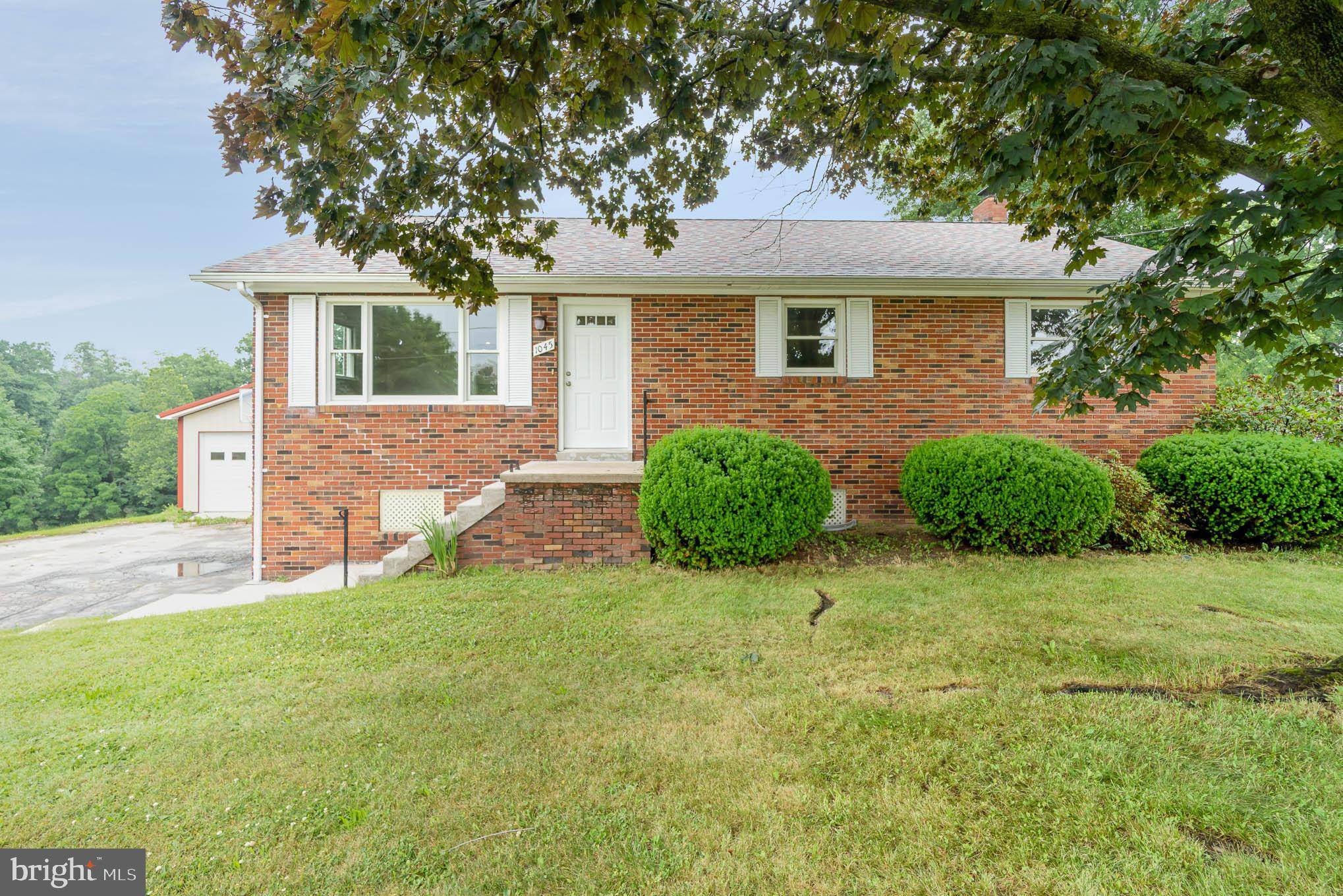 Hanover, PA 17331,1045 FAIRVIEW DR