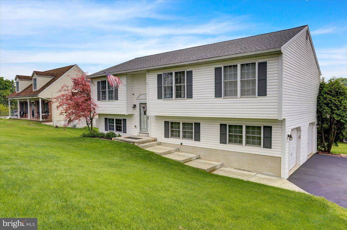 Leesport, PA 19533,412 INDIAN MANOR DR