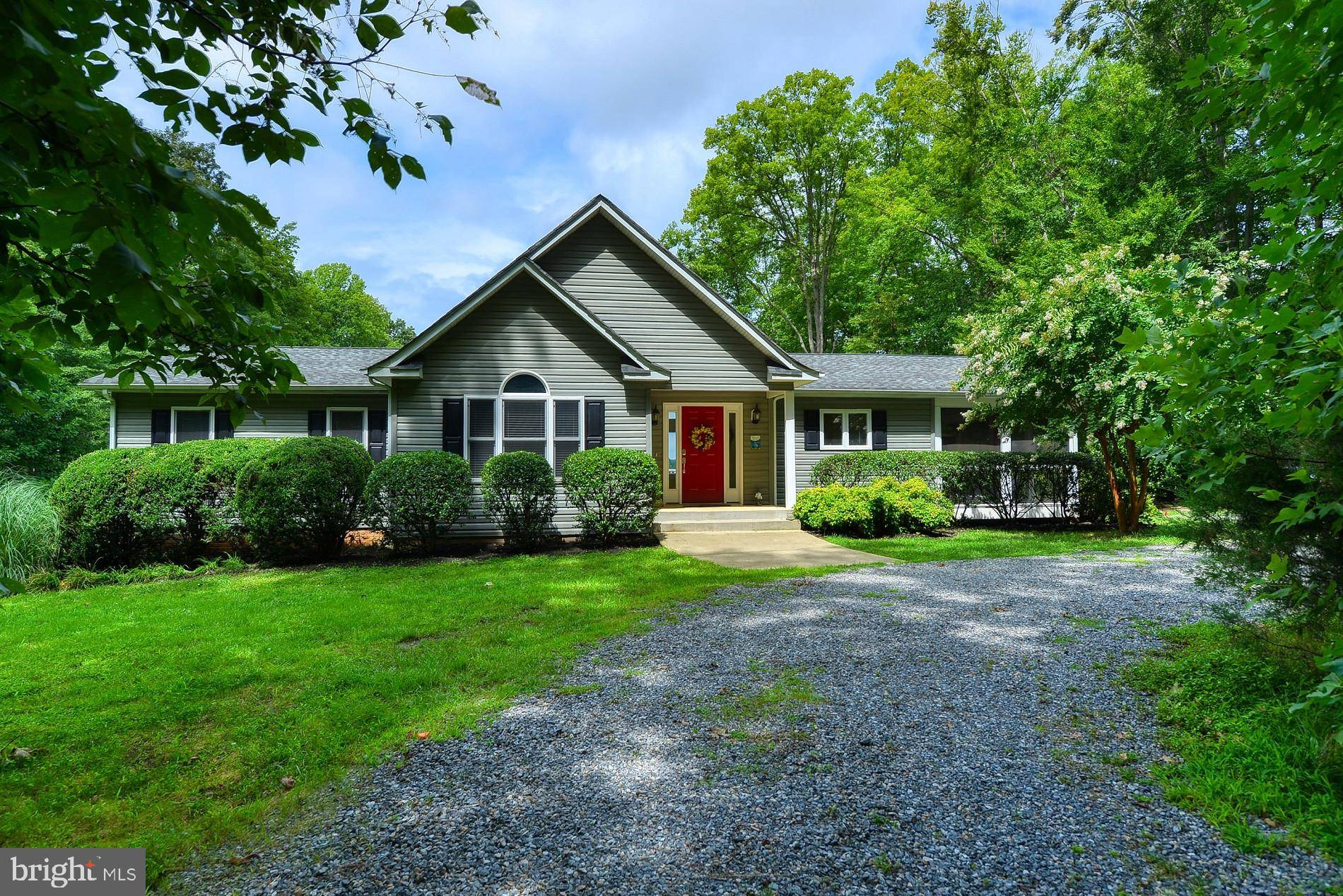 Bumpass, VA 23024,671 BUSBEES POINT RD