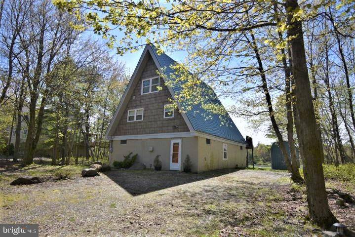 Long Pond, PA 18334,121 CRYSTAL DR