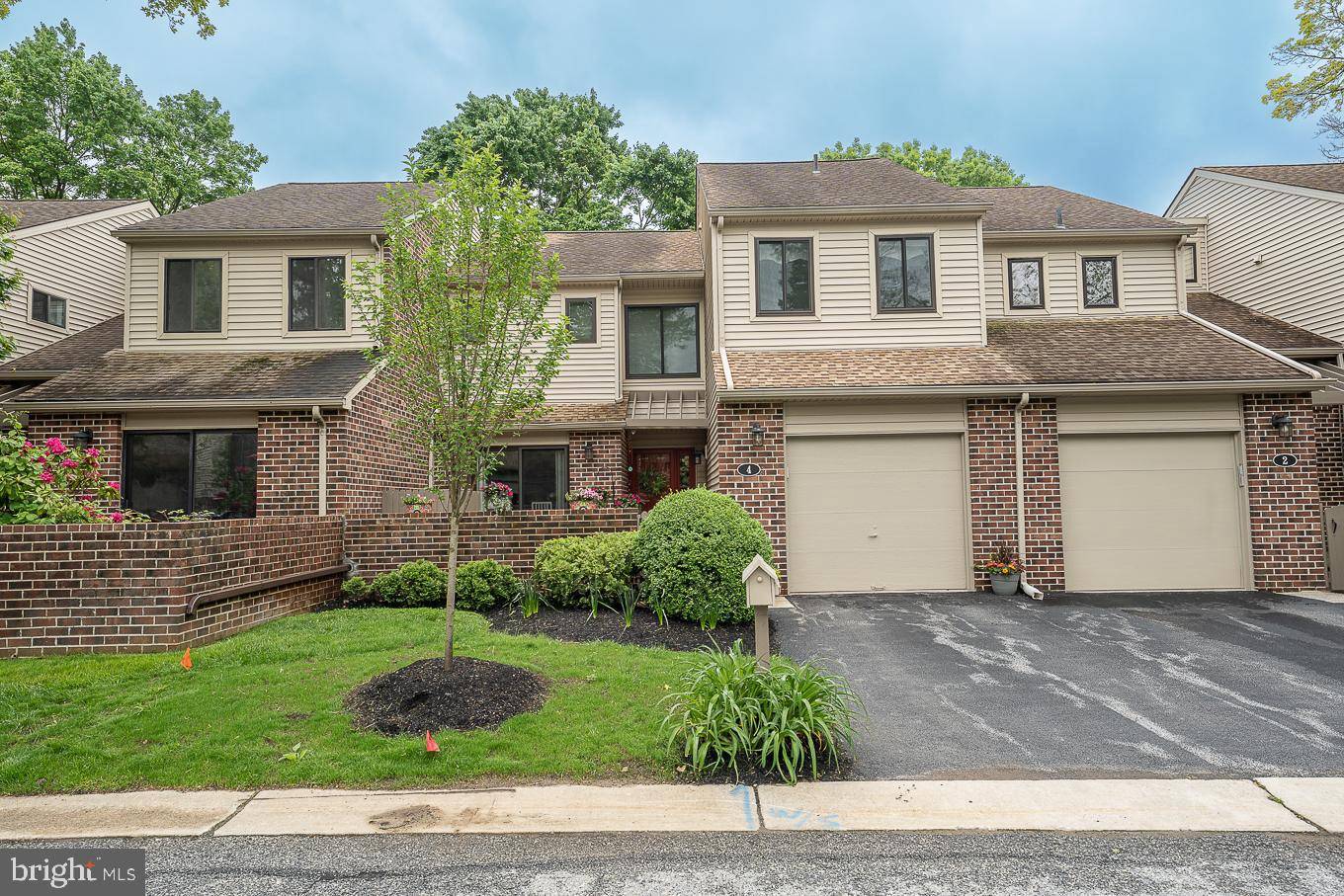 Chesterbrook, PA 19087,4 SCOTT CT