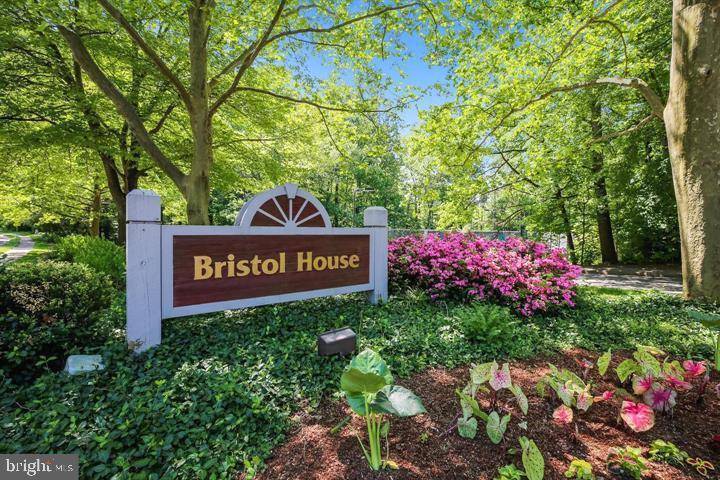 Reston, VA 20191,2241-C LOVEDALE LN #412C