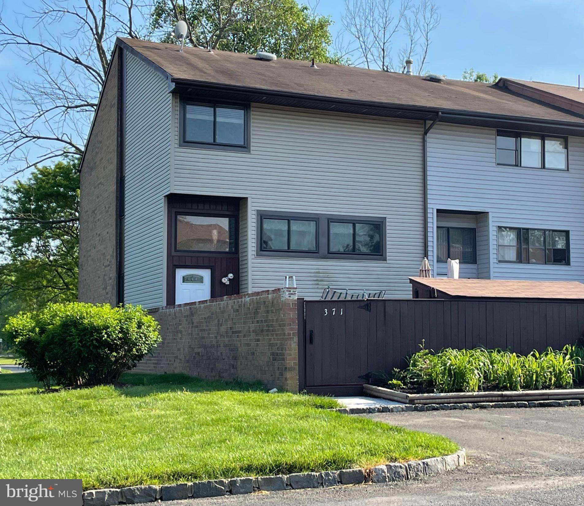 Hightstown, NJ 08520,371 IRVINGTON PL