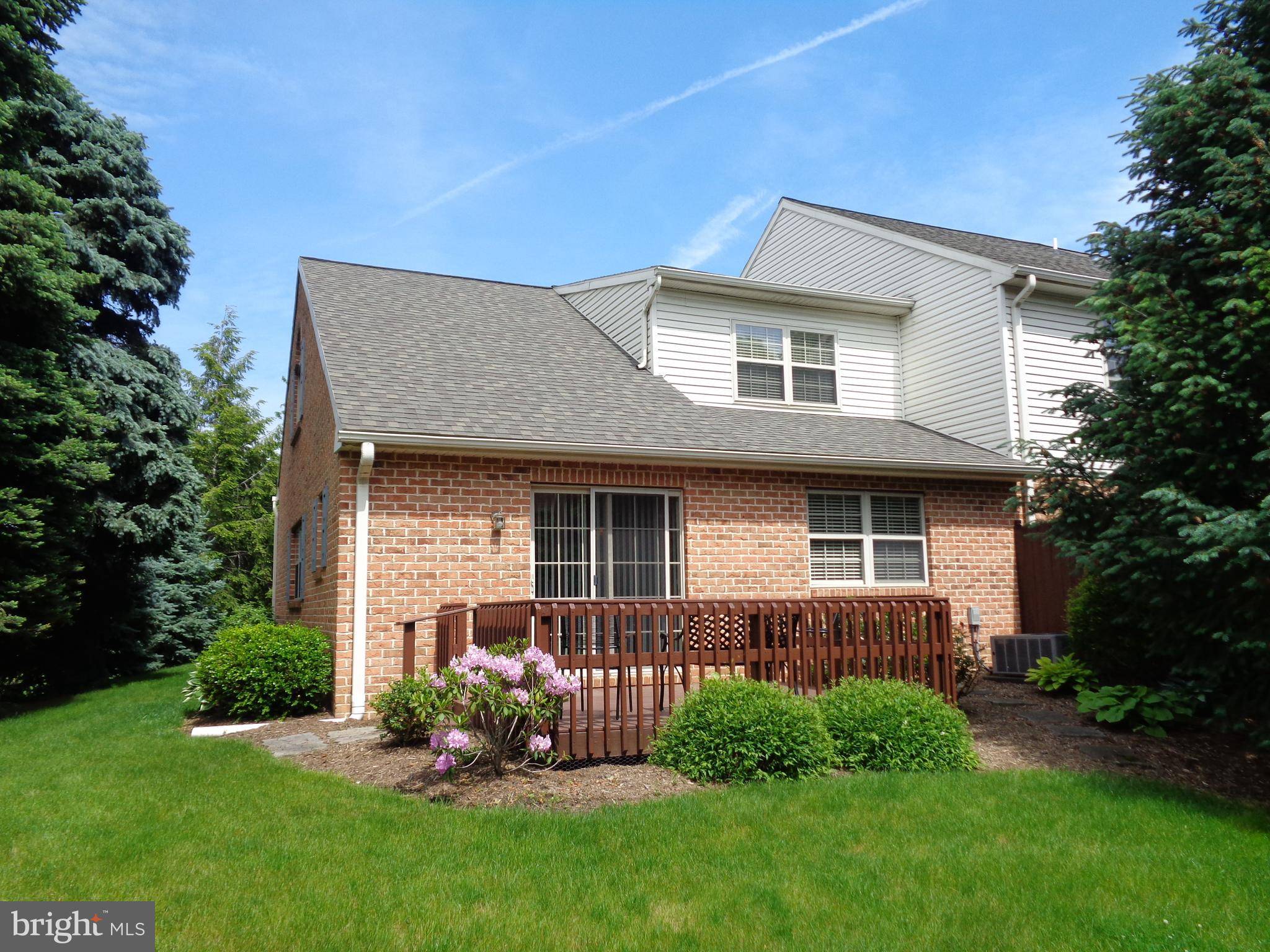 Lancaster, PA 17603,142 LANGLEY SQ