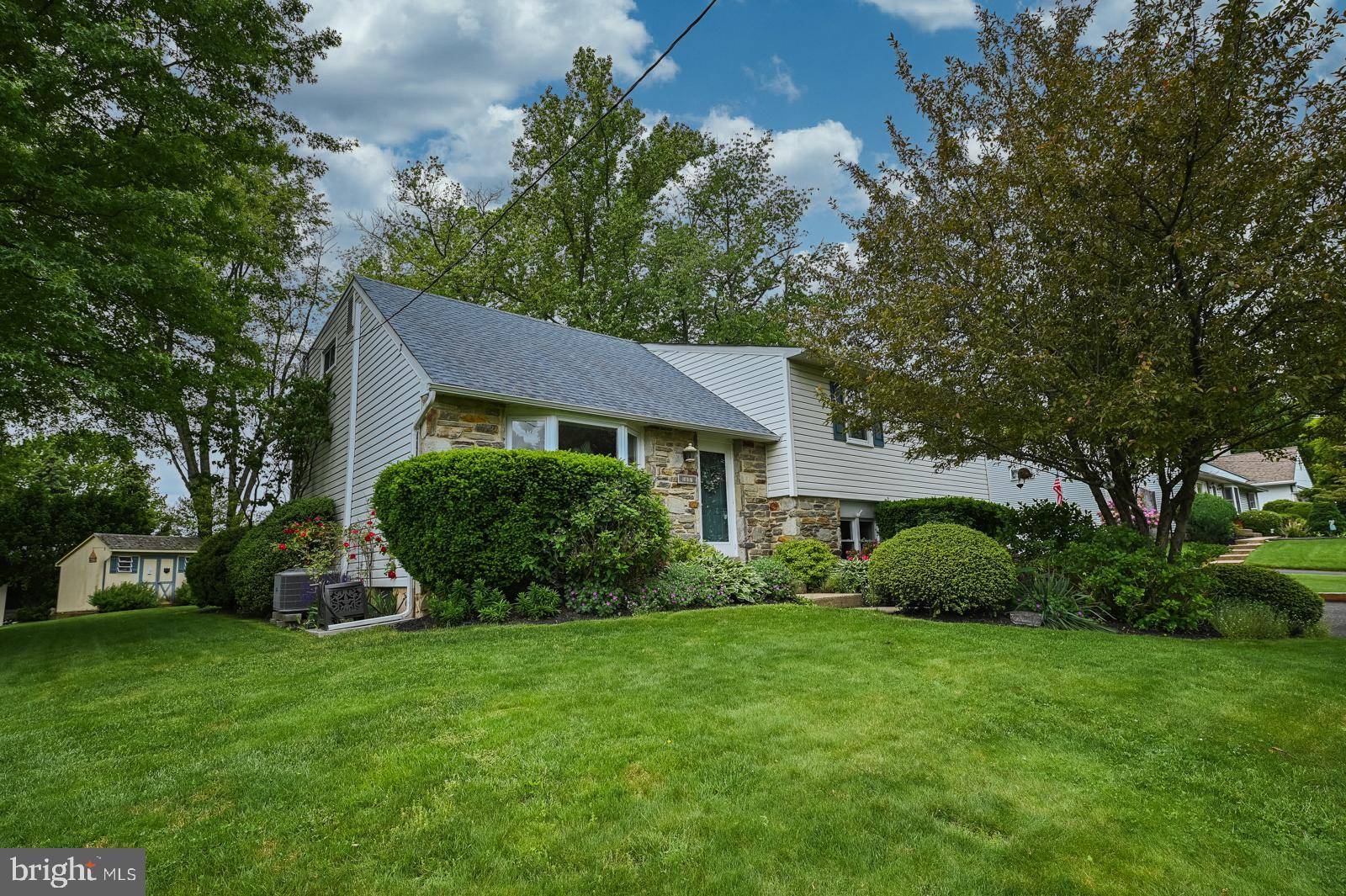 Hatboro, PA 19040,507 LONG LN