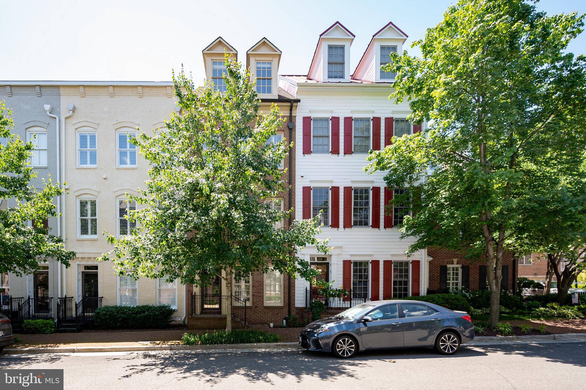 Alexandria, VA 22314,708 LYLES LN