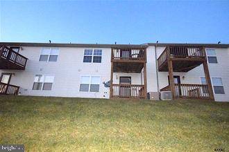 York, PA 17406,420-A BUTTONWOOD LN #420A