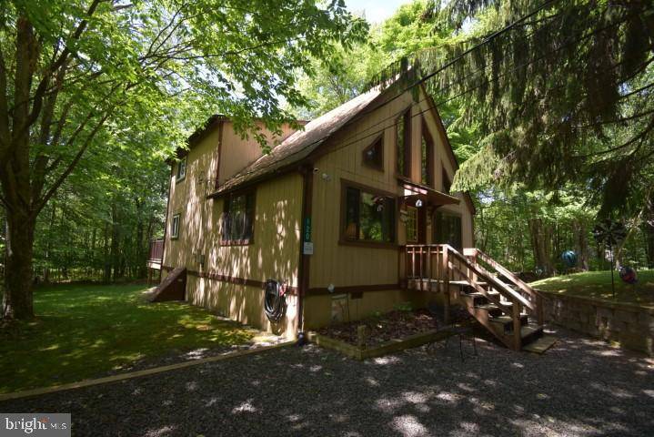 Pocono Lake, PA 18347,120 MOCCASIN TRL