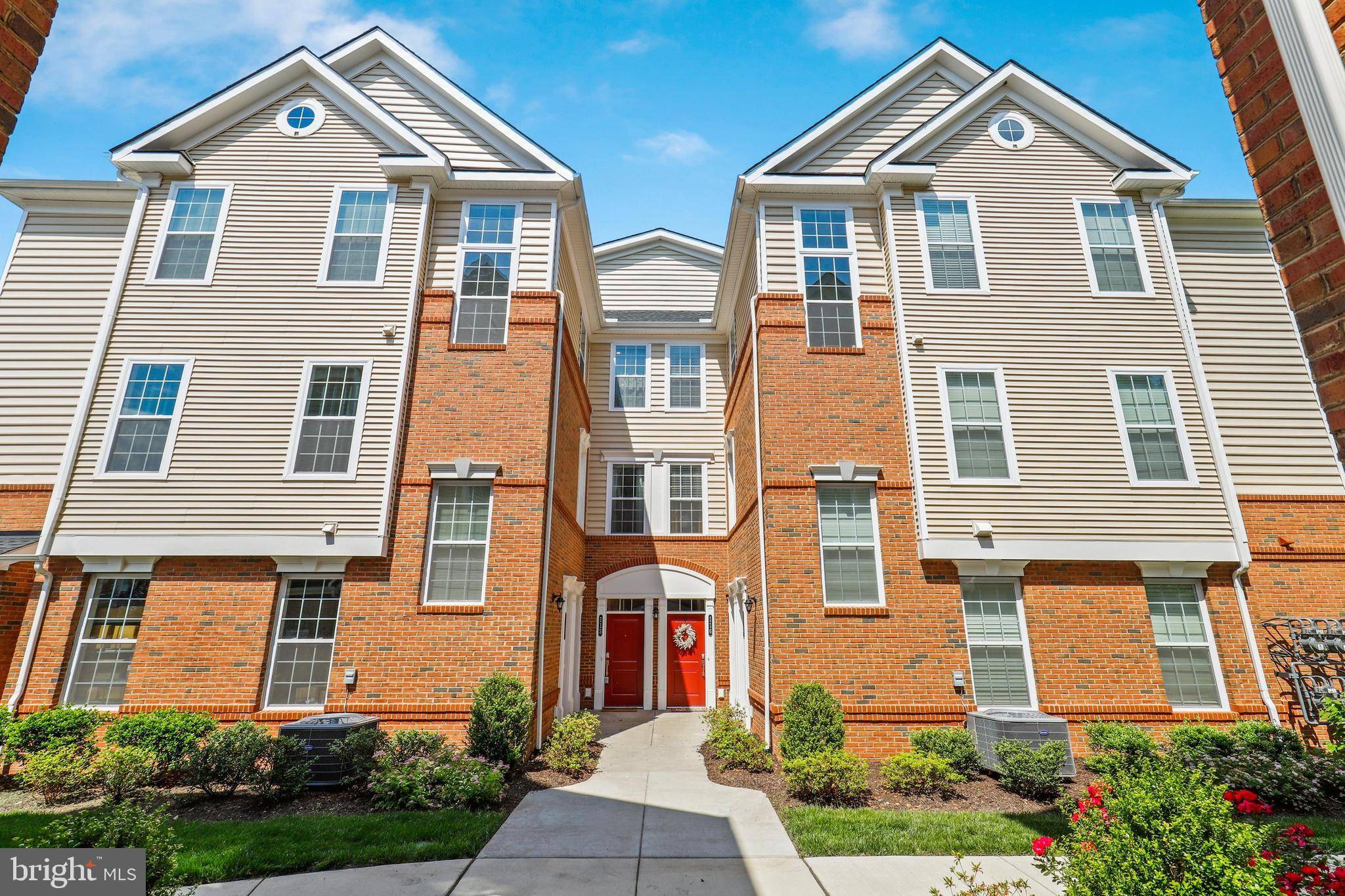 Ashburn, VA 20148,23245 MILLTOWN KNOLL SQ #115