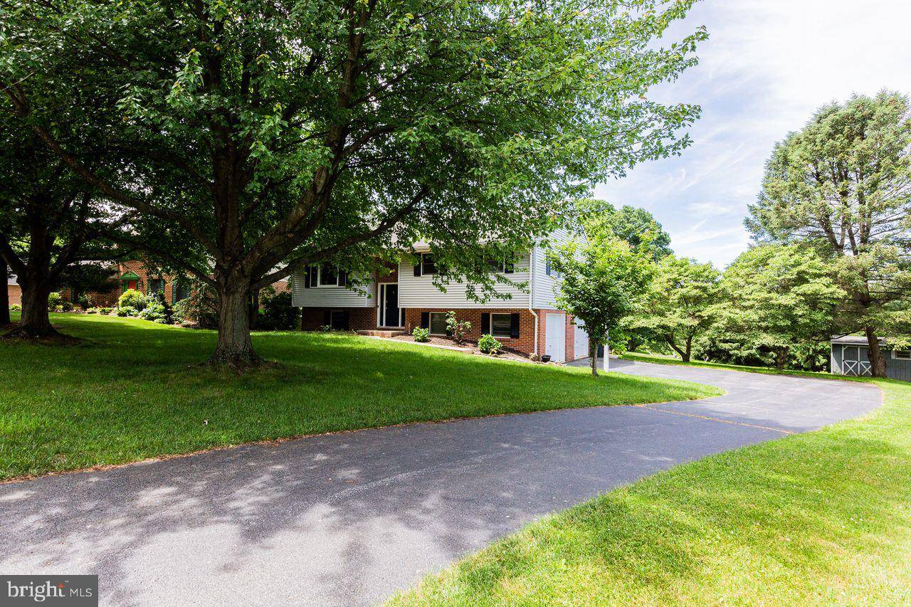 Lititz, PA 17543,806 SCOTT LN