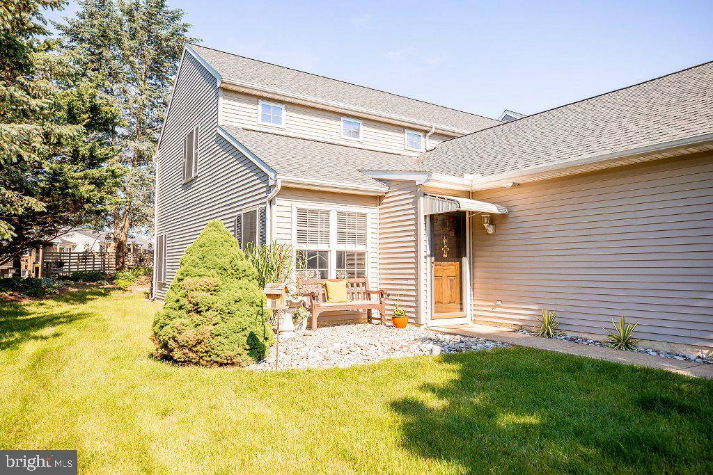 Manheim, PA 17545,454 MEADOWLARK LN