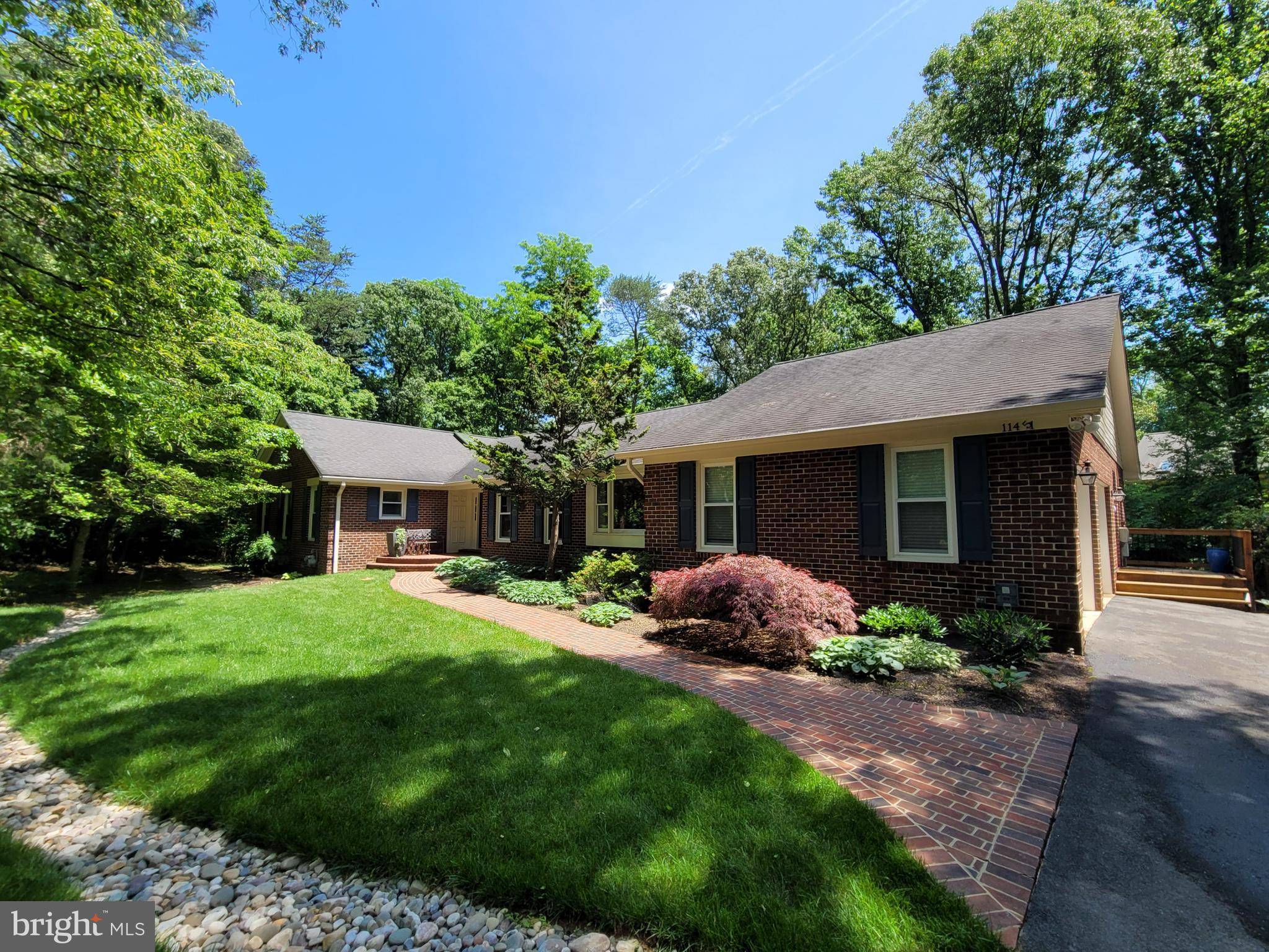 Oakton, VA 22124,11451 BRONZEDALE DR