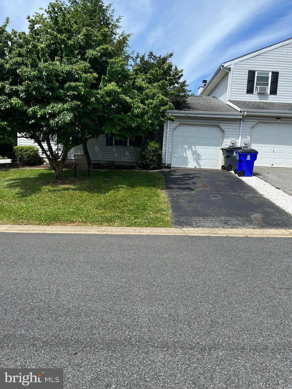 Newark, DE 19711,8 KNOLL CT