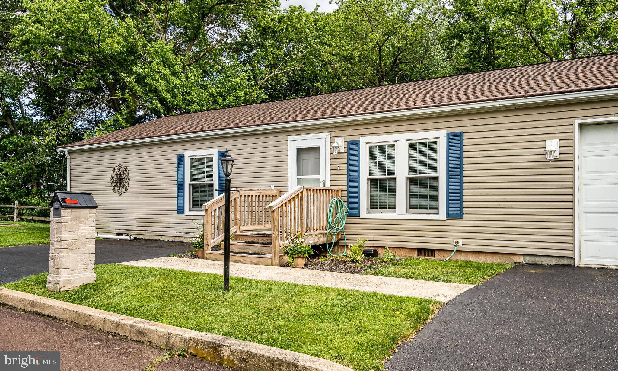 Royersford, PA 19468,103 IVY LN