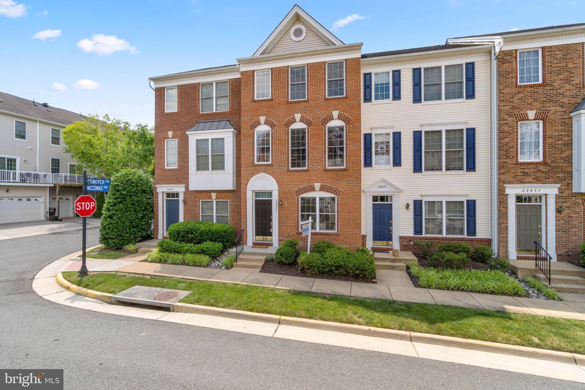 Chantilly, VA 20152,42841 MCCOMAS TER