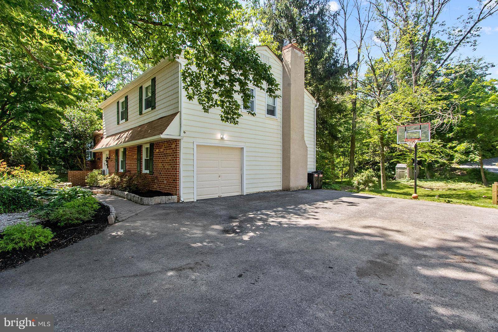 Aston, PA 19014,1585 CAROLINE DR