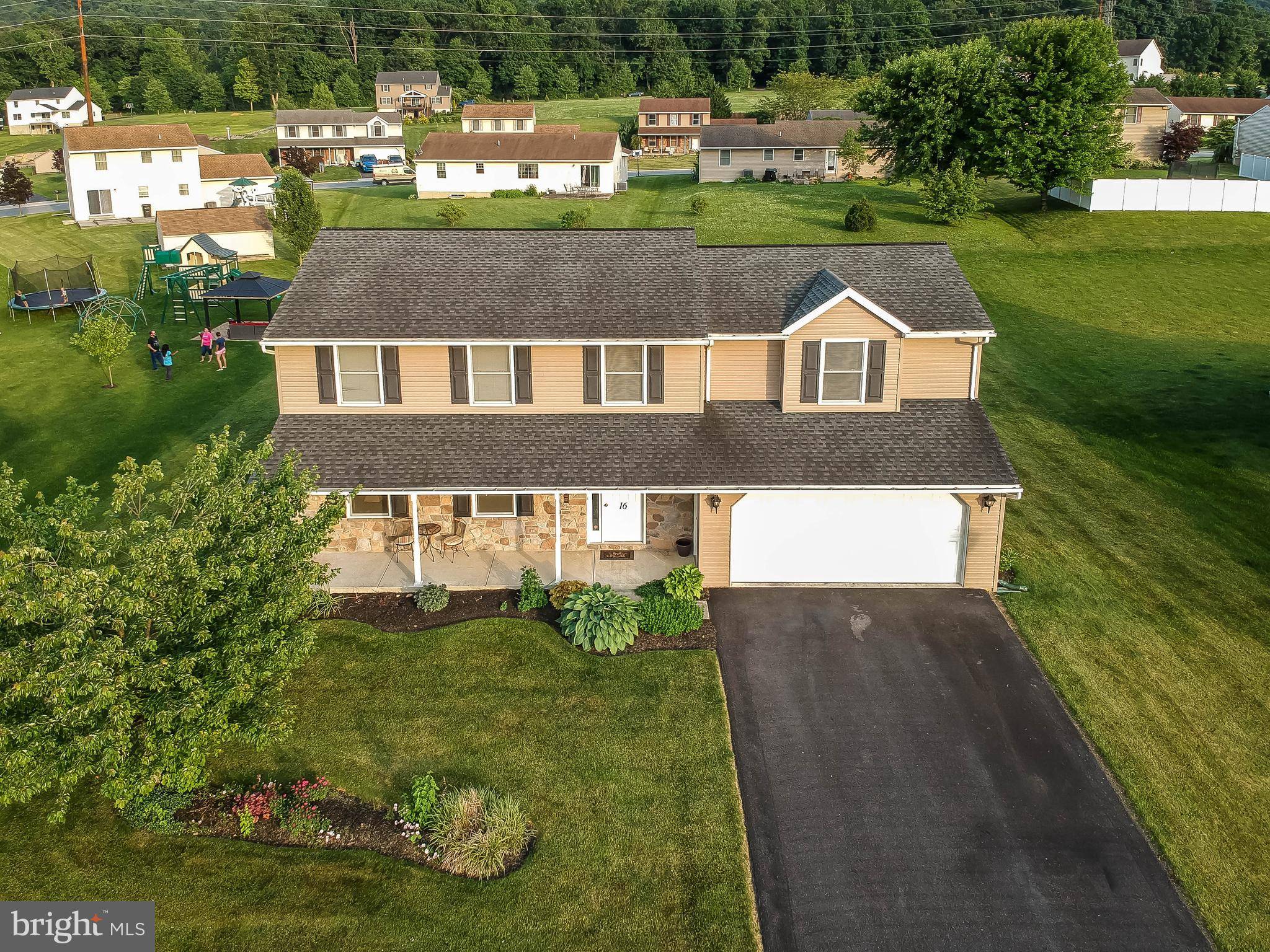 Newmanstown, PA 17073,16 OVERLOOK LN