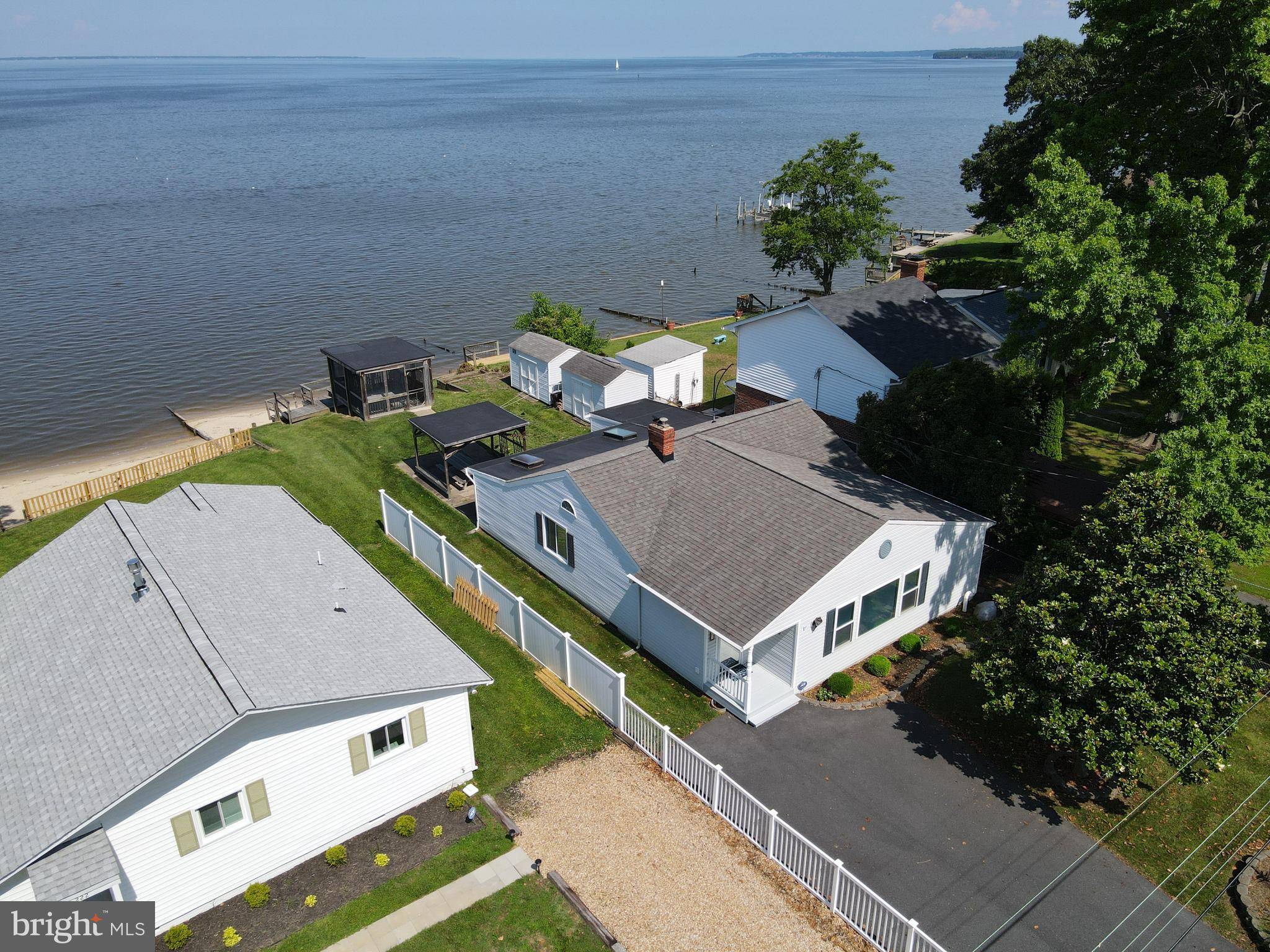 Colonial Beach, VA 22443,214 SHORE DR