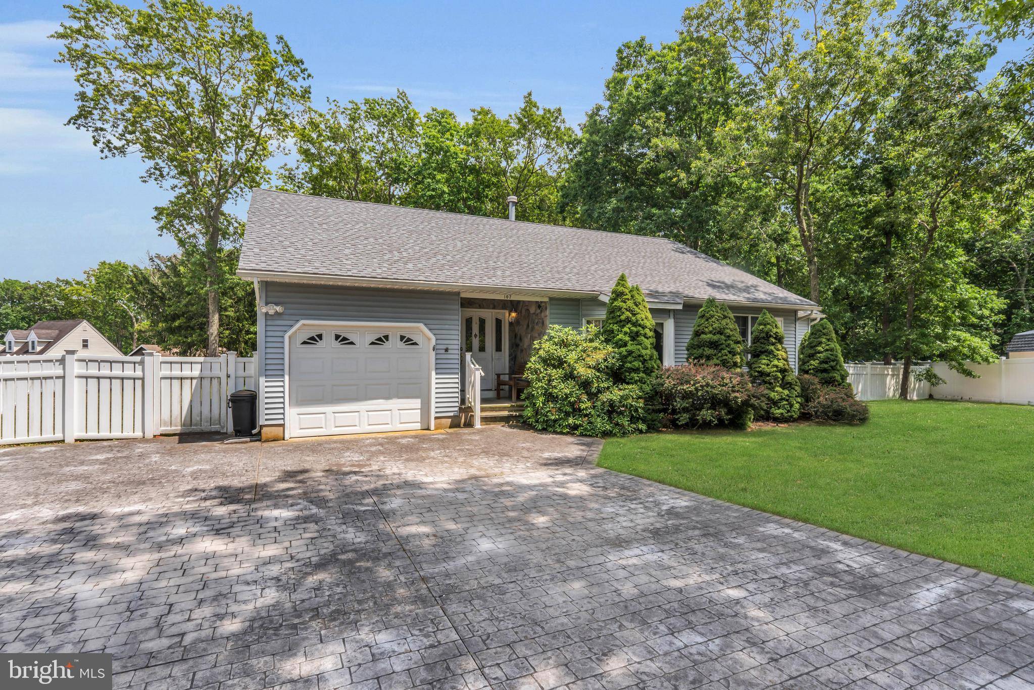 Lanoka Harbor, NJ 08734,107 FOXHOLLOW DR